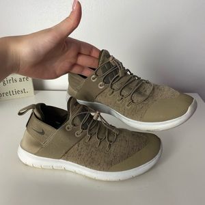 ONE DAY SALE ☝🏽 Nike Free Sneakers